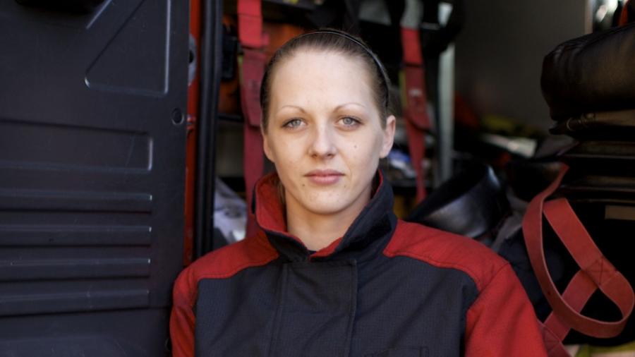 female-firefighter2