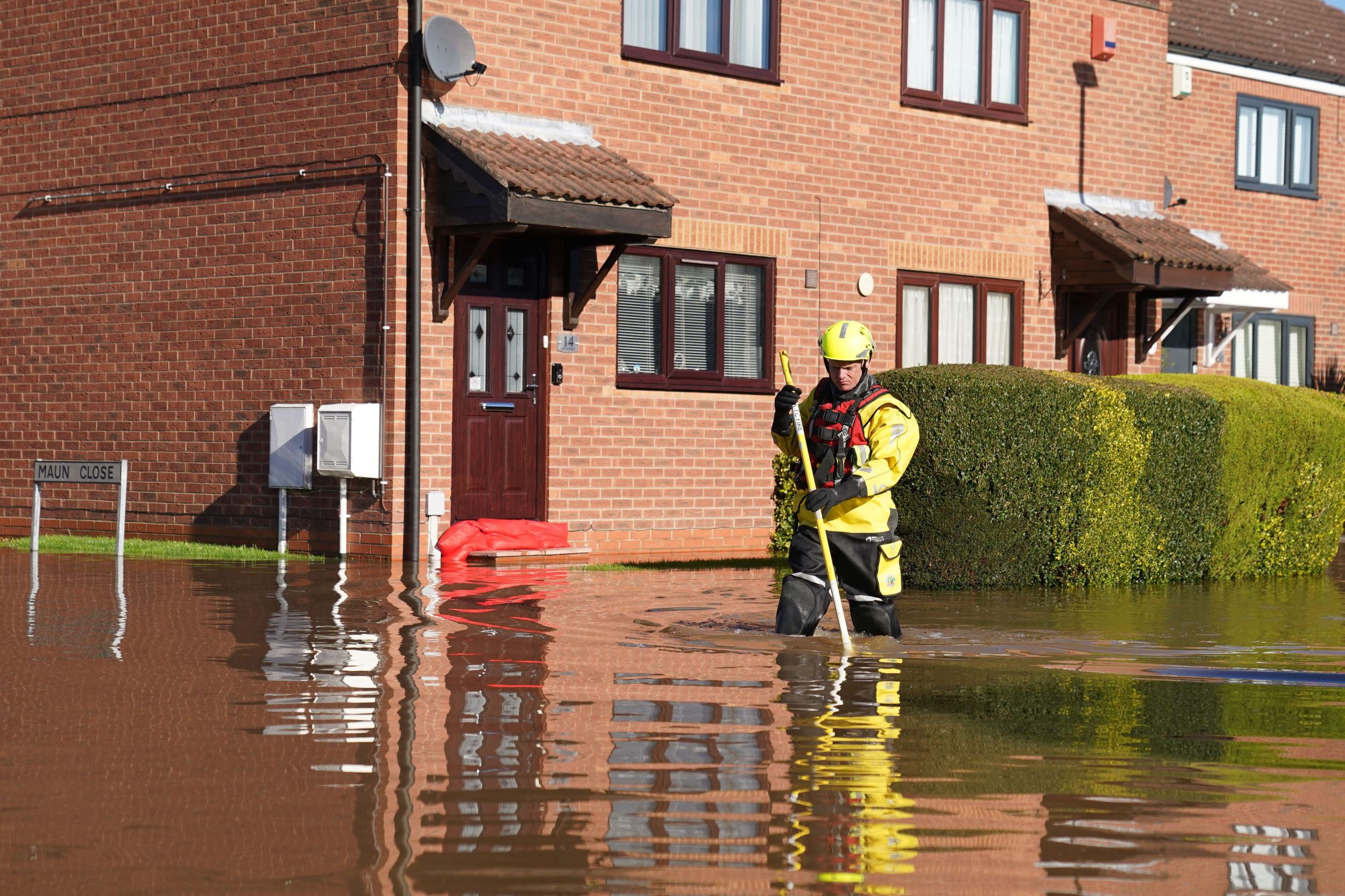 Ffs in flood water Notts Oct 2023 credit Alamy