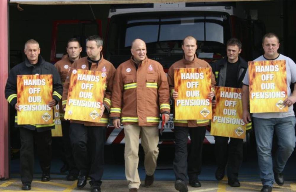 hand-off-our-pensions-placards-statiion-engine-protest