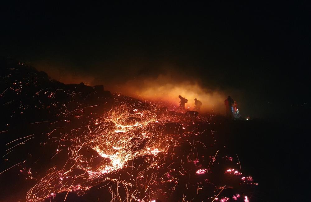 Large wildfire in the dark
