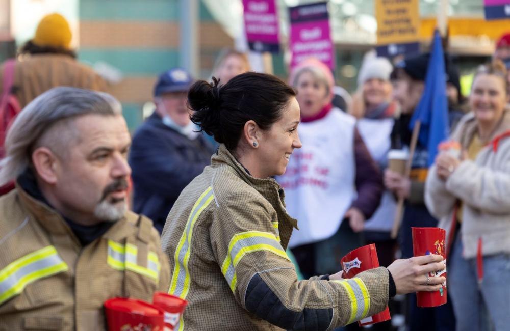 Firefighters support nurses on the picket line credit Paul Box