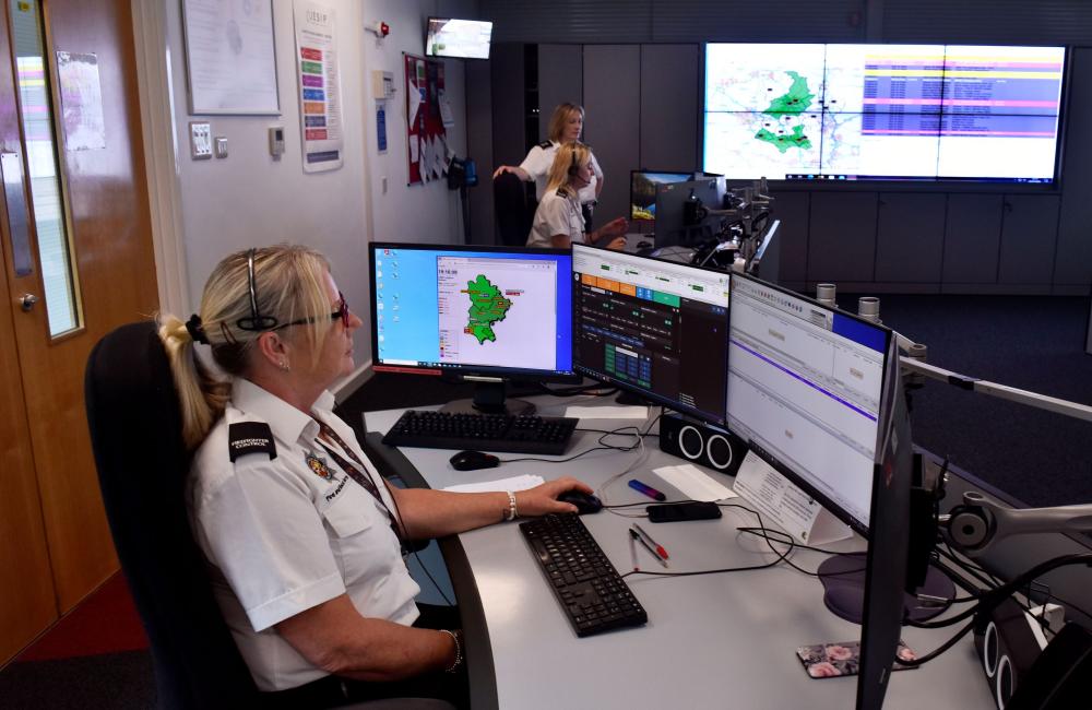 Control room staff c S Cagnoni