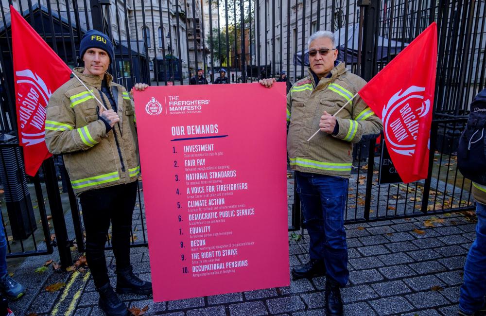 FFs outside 10 Downing st