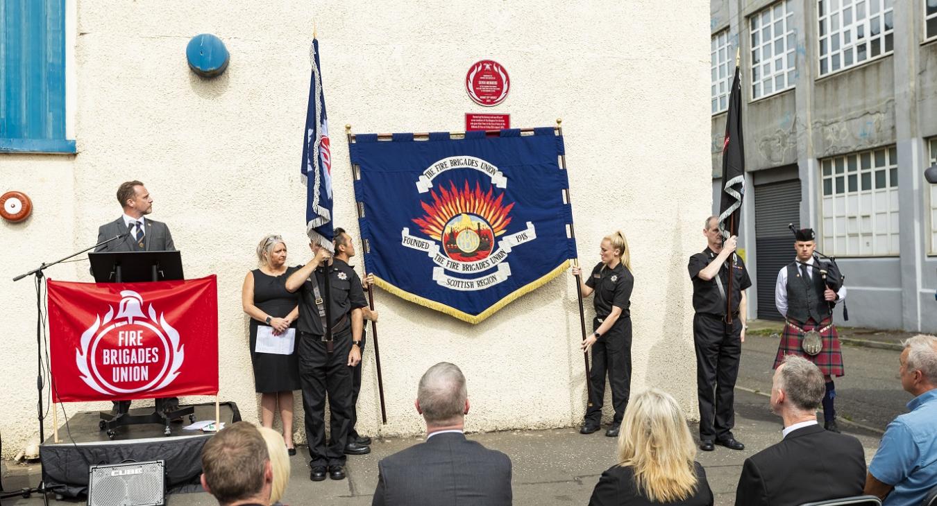Glasgow red plaque unveiling