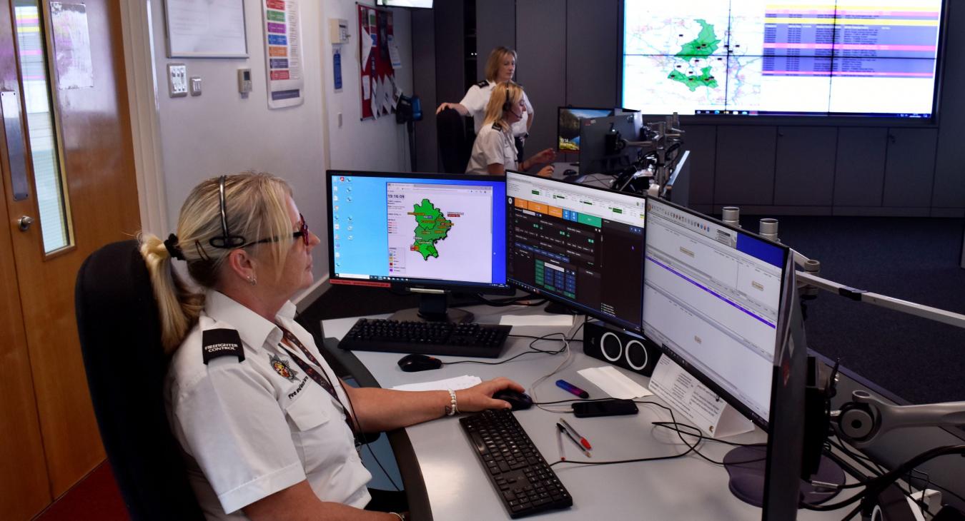 Control room staff c S Cagnoni
